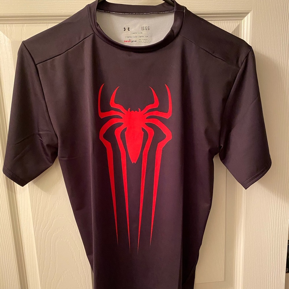 ⛔️SOLD⛔️Under Armour fitted shirt